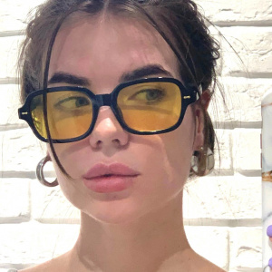 Vintage Square Sunglasses Women Mirror Retro Rivet Yellow Sun Glasses Female Brand Designer Fashion Black Oculos De Sol