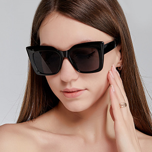 AKA VISION Cateye Oversized Luxury Square Sun Glasses for Women
