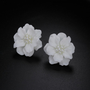 1 Pair Bohemian Big White Flower Camellia Simulated Pearl Stud Earrings Fashion Inlay Beads Women Girl Elegant  Jewelry