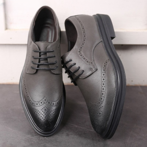 Classic leather brogues italian style for formal wear