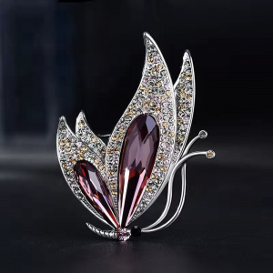 Luxurious Crystal Butterfly Brooch Animal Rhinestone Pins Fashion Suit Accessory Women's Corsage Outfit Gift