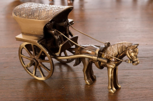 Vintage Brass Horse And Carriage Showpiece Lends Beauty To Your Décor