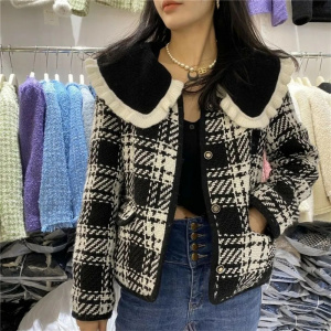 Plus Velvet Thickened Small Fragrance Style New Winter Women Fashion Small Short Doll Collar Black and White Checkered Coat