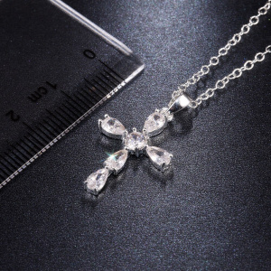 Huitan Classic Cross High Quality Cubic Zirconia Pendent Necklace for Women Wedding Bijouterie Gorgeous Female Stylish Jewelry