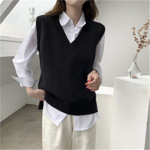 1PCS Women Black Sweater Vest Autumn and Winter Korean Loose Black V-neck Knitted Vest Sleeveless Sweater Women Basic Tops