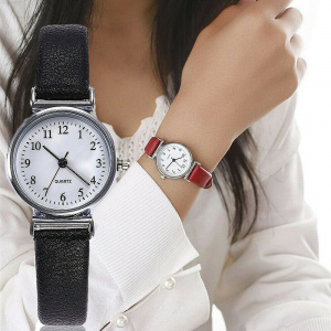 Analog Women’s Classic Wristwatch, Quartz Leather Strap Watch
