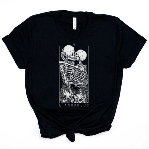 2020 Cool Gothic Shirt The Lover's Skeleton T-Shirt Funny Skull Kisses Punk Tee Unsex Hipster Tops